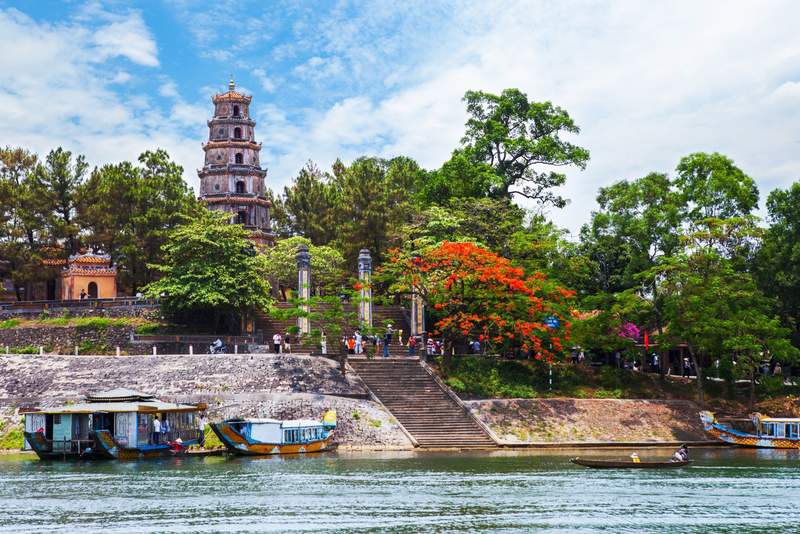 Hue Local Tours - Thien Mu pagoda